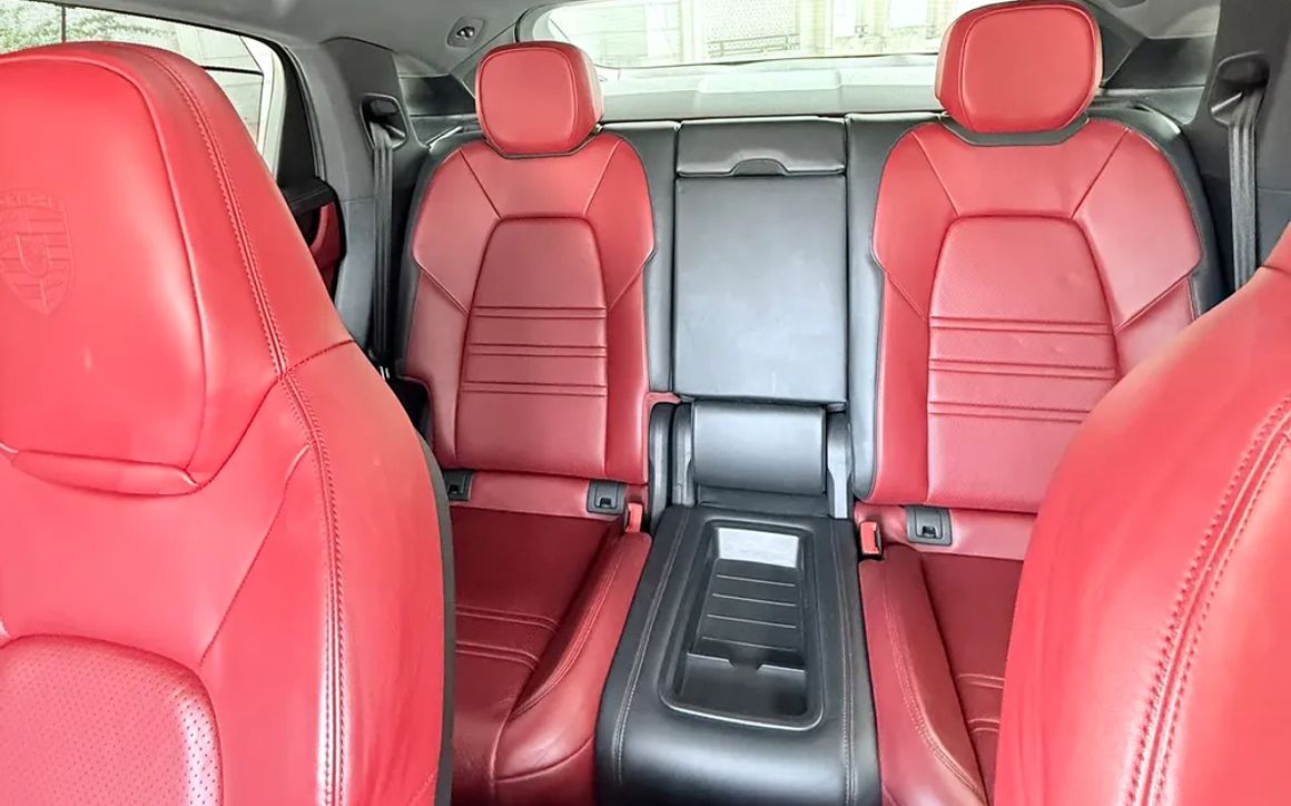 Porsche Cayenne - image 8