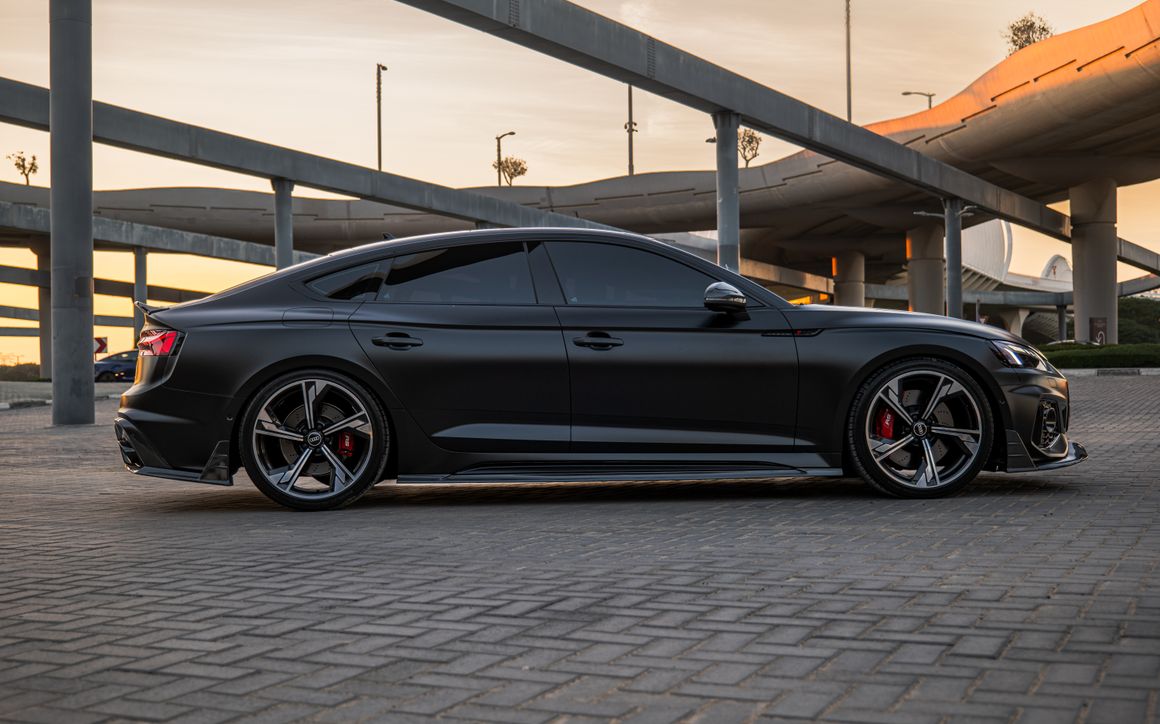 Audi RS5 Carbon Edition - image 3