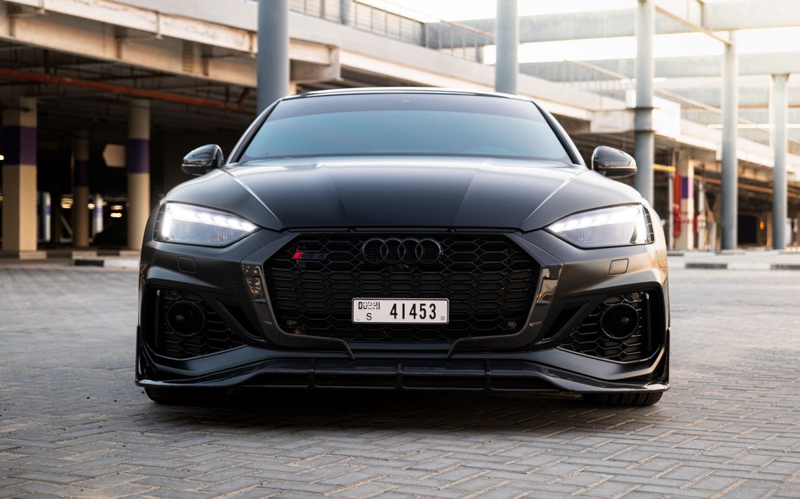 Audi RS5 Carbon Edition - image 2