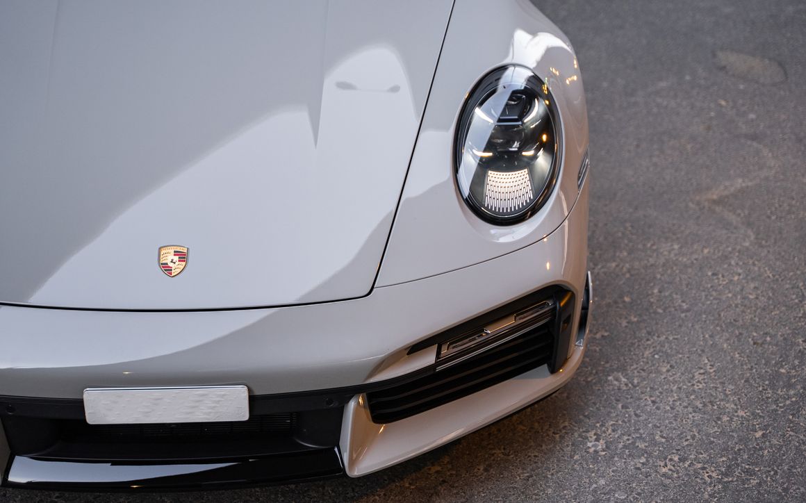 PORSCHE 911 TURBO S - image 8