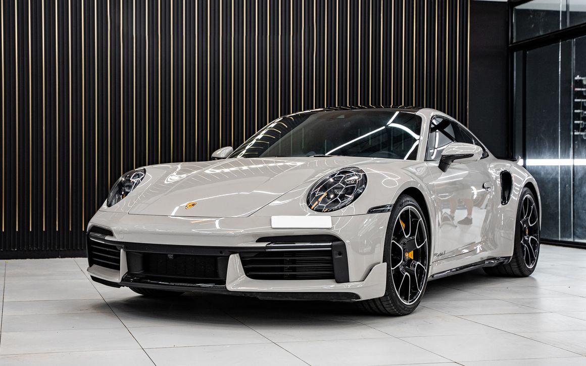 PORSCHE 911 TURBO S - image 11