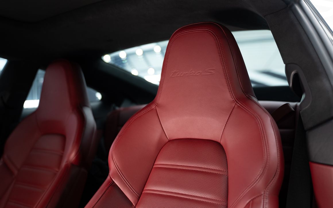 PORSCHE 911 TURBO S - image 23