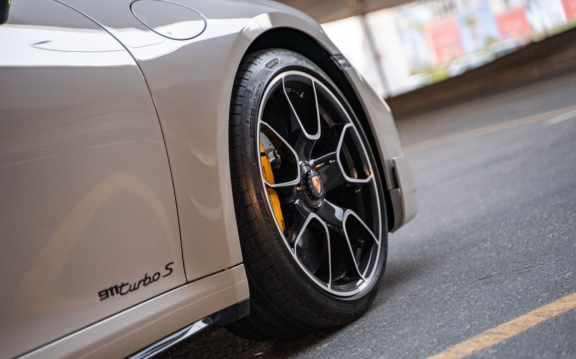 PORSCHE 911 TURBO S - image 10