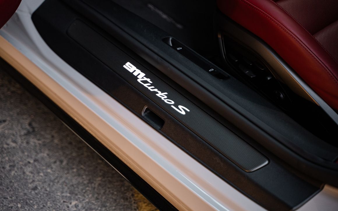 PORSCHE 911 TURBO S - image 25