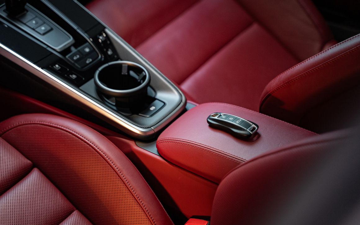 PORSCHE 911 TURBO S - image 20