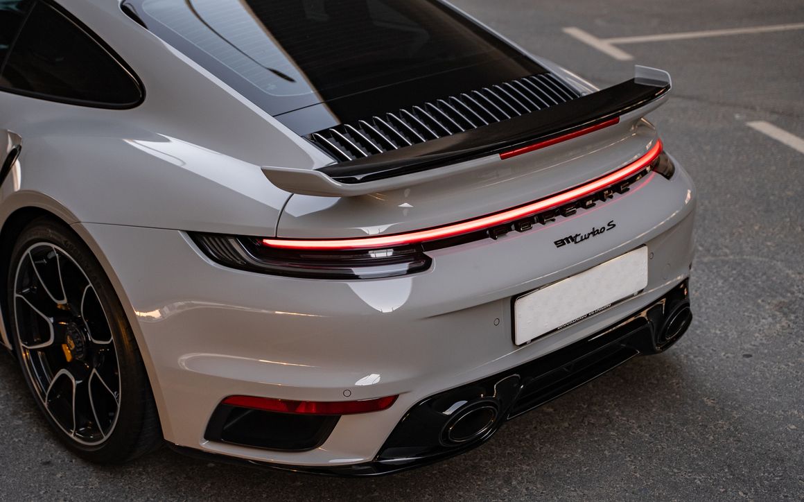 PORSCHE 911 TURBO S - image 9