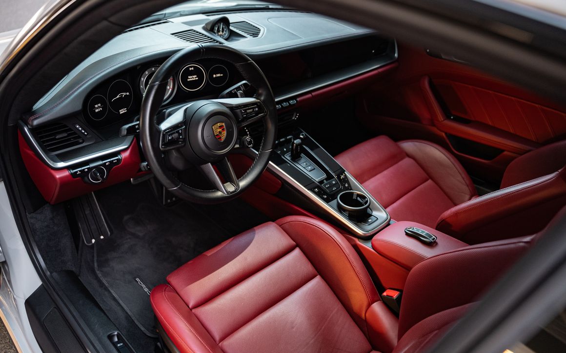 PORSCHE 911 TURBO S - image 15