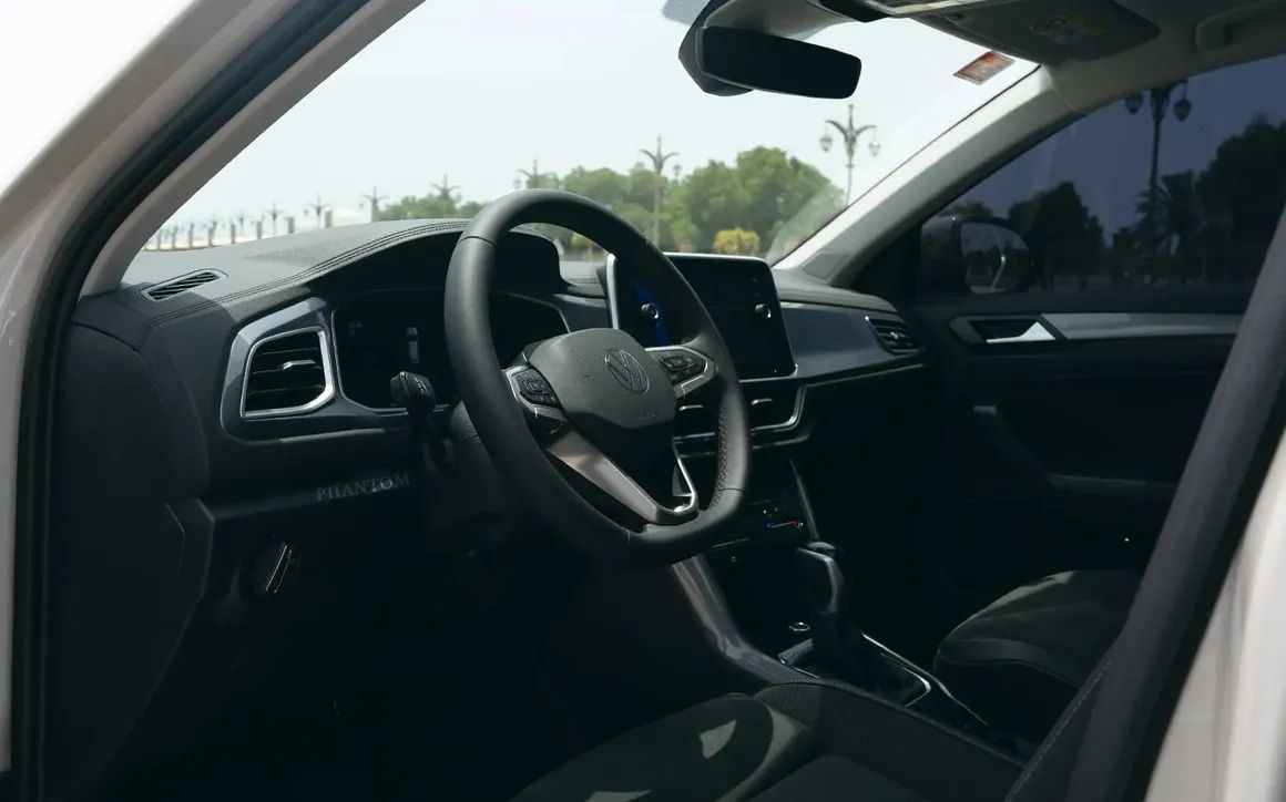 VOLKSWAGEN t-roc - image 5