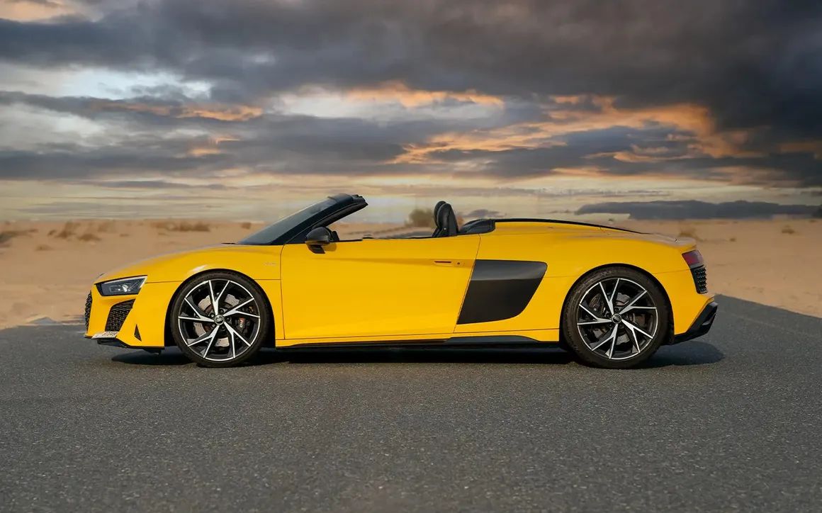 AUDI R8 V10 Spyder - image 1