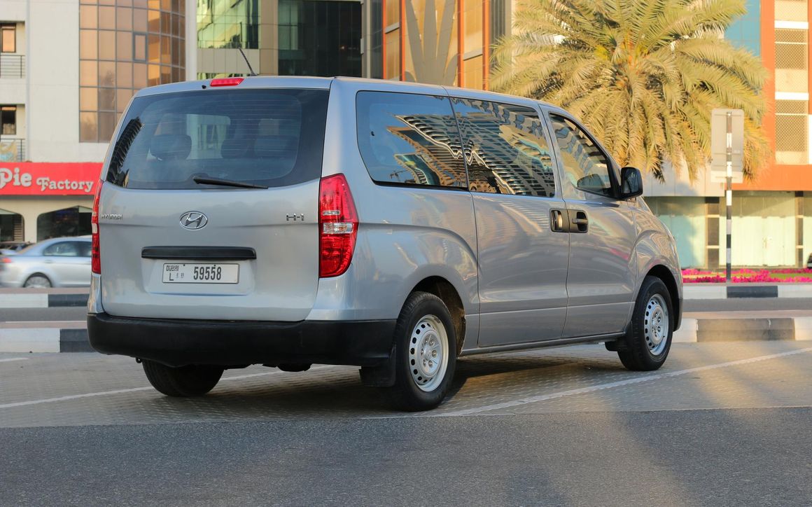 HYUNDAI H1 - image 5