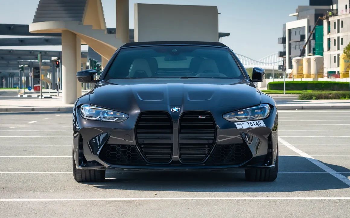 BMW M4 Competition Convertible - image 2