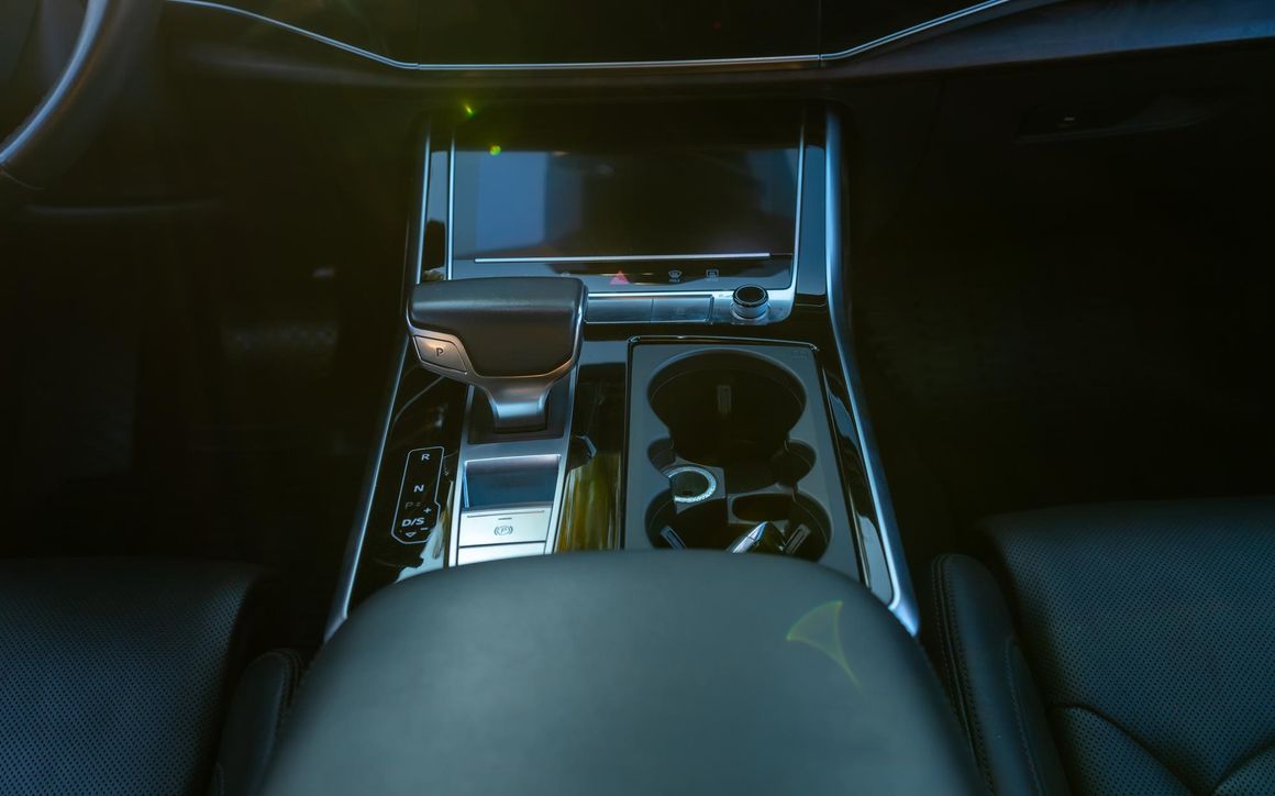 AUDI Q8 - image 20