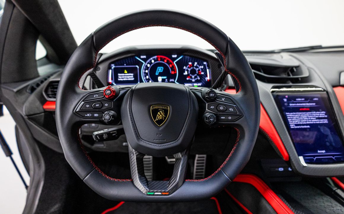 Lamborghini Revuelto - image 13