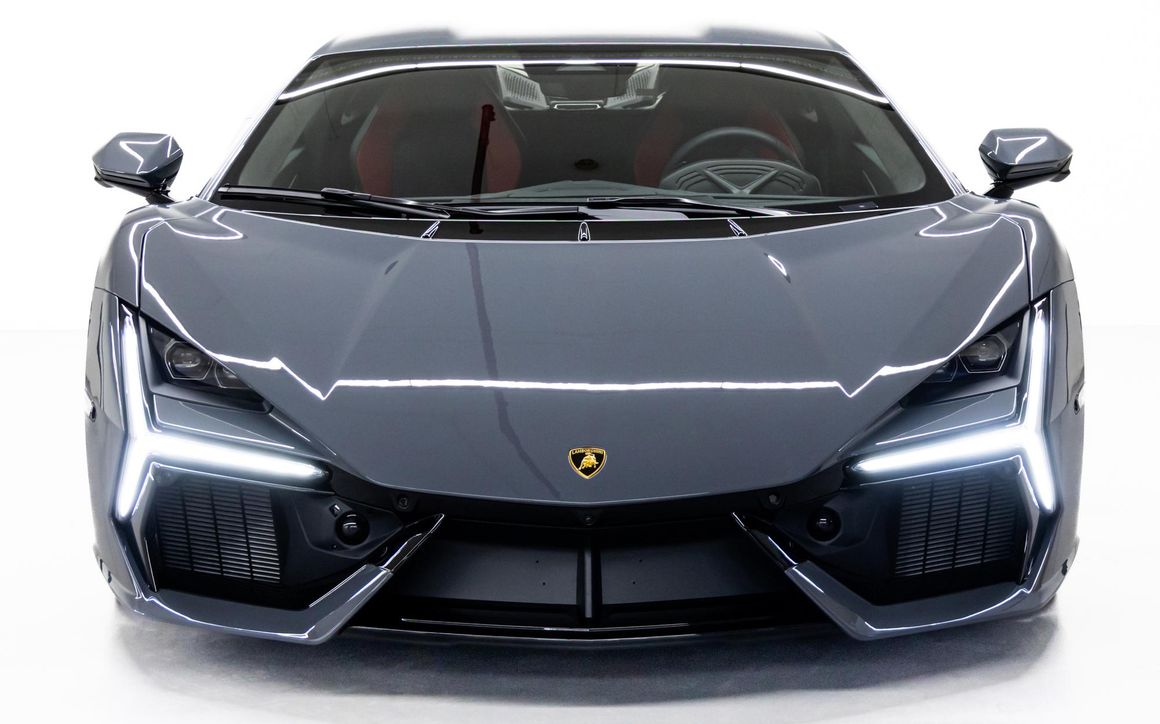 Lamborghini Revuelto - image 3