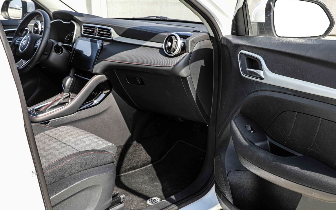 MG ZS LUXURY - image 8