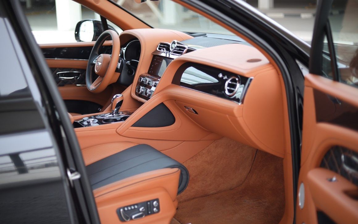 BENTLEY BENTAYGA V12 - image 4