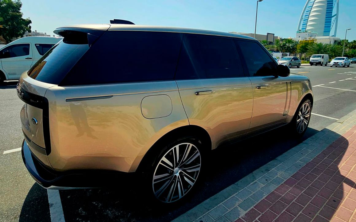 Range Rover HSE - image 3