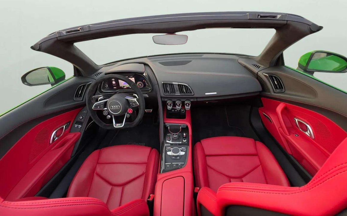 AUDI R8 V10 COUPE - image 8