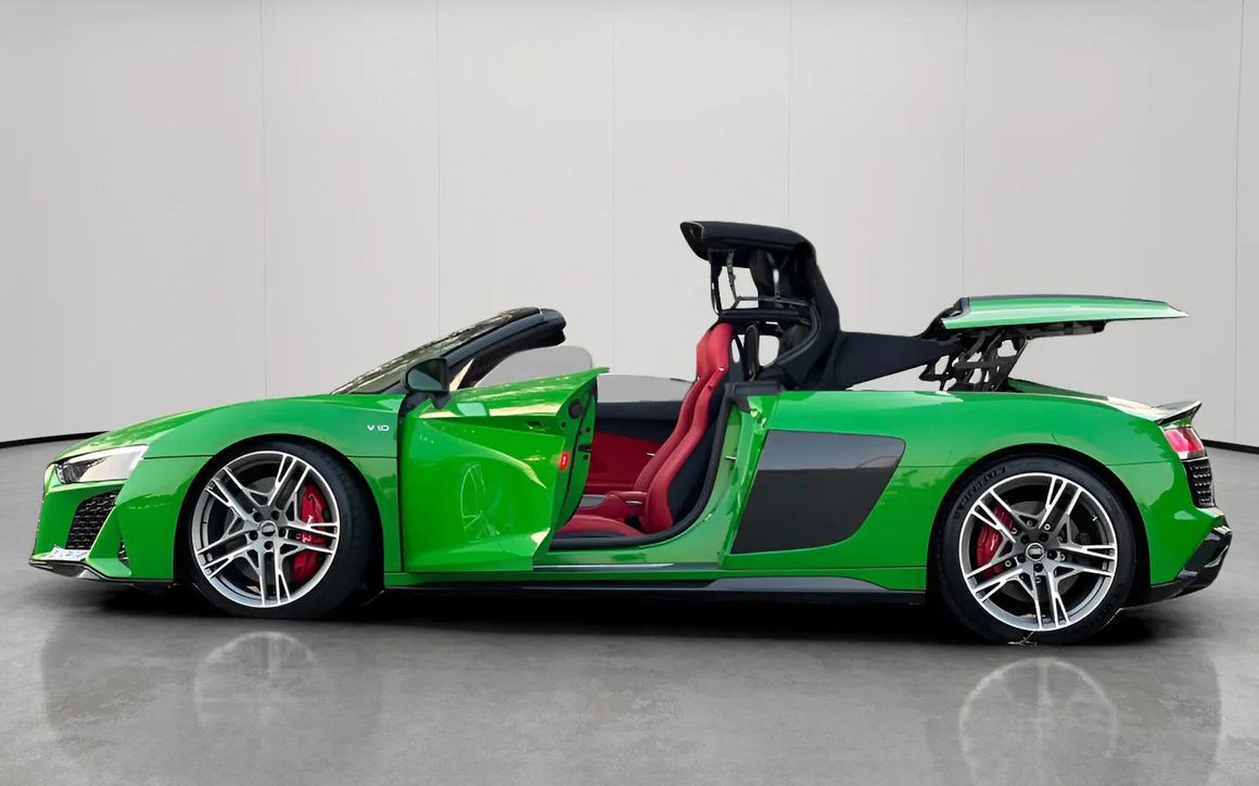 AUDI R8 V10 COUPE - image 6