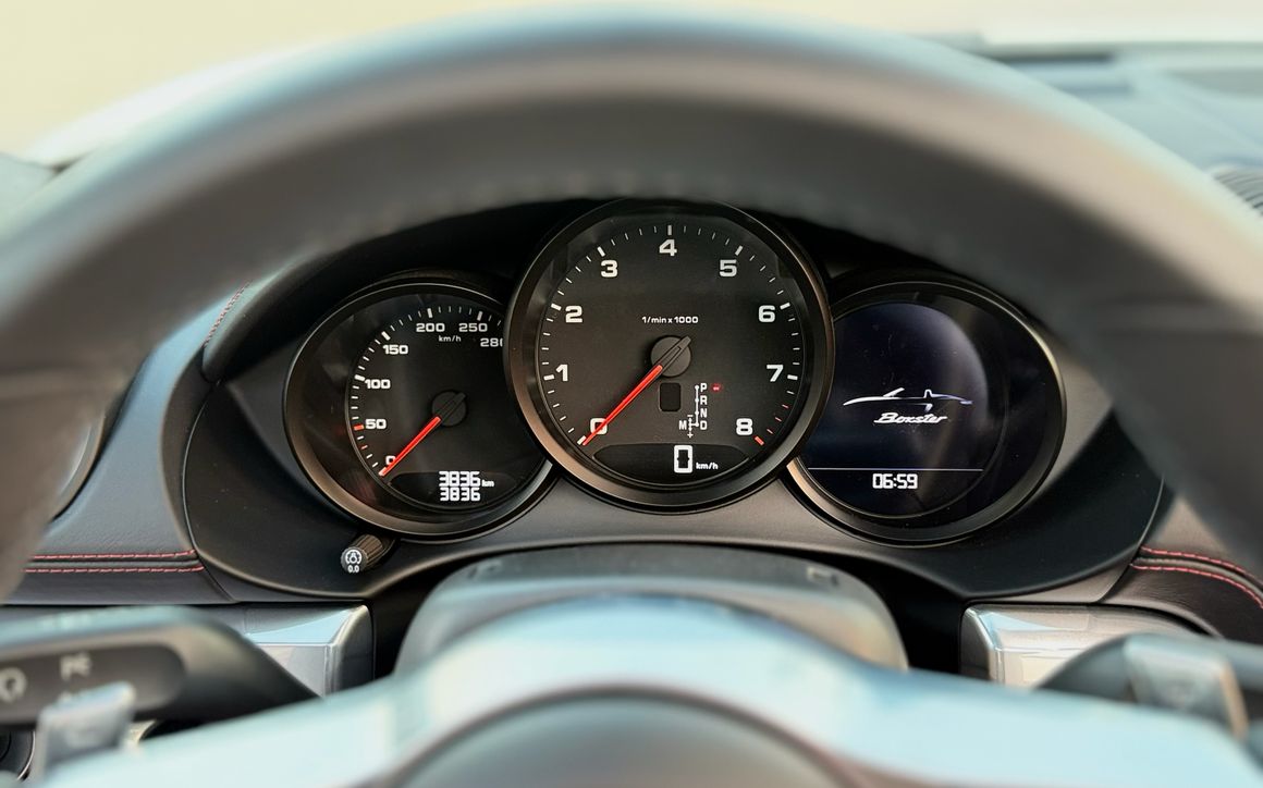 Porsche Boxster - image 8
