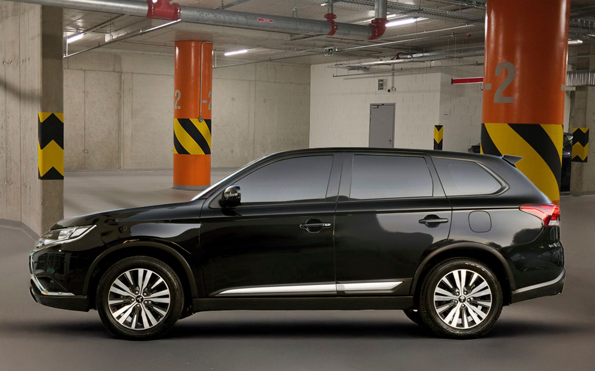 Mitsubishi Outlander 2.4L GLX 7 STR BASIC- - image 2