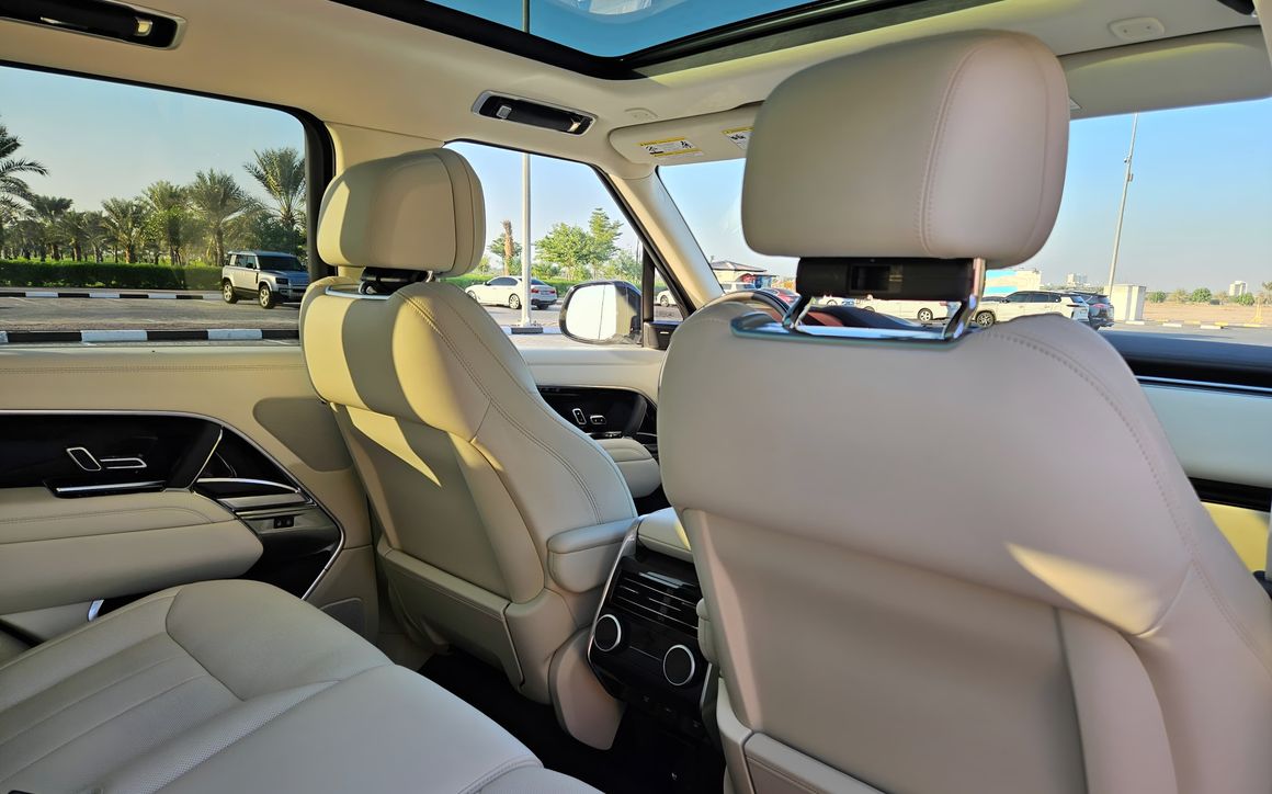 Range Rover Vogue - image 11