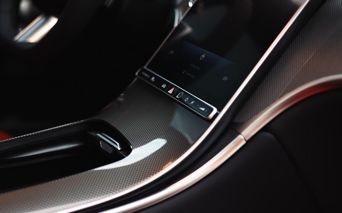 Mercedes Benz GLC200 Coupe White - image 23