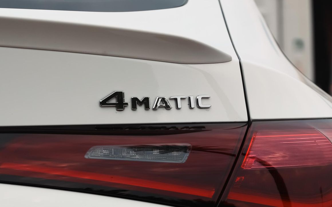 Mercedes Benz GLC200 Coupe White - image 9