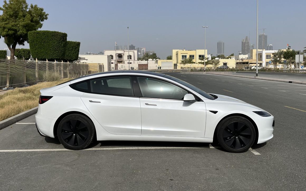 Tesla Model 3 - image 5