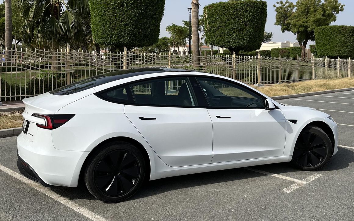 Tesla Model 3 - image 7