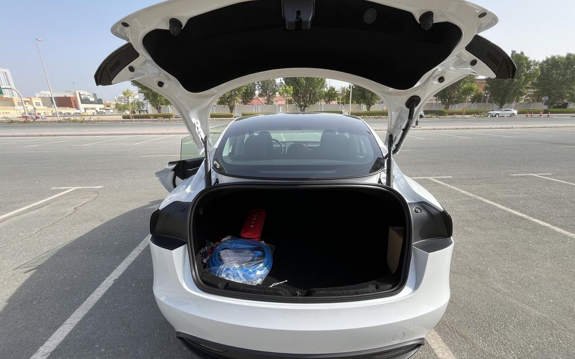 Tesla Model 3 - image 9