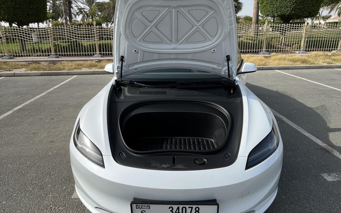 Tesla Model 3 - image 10