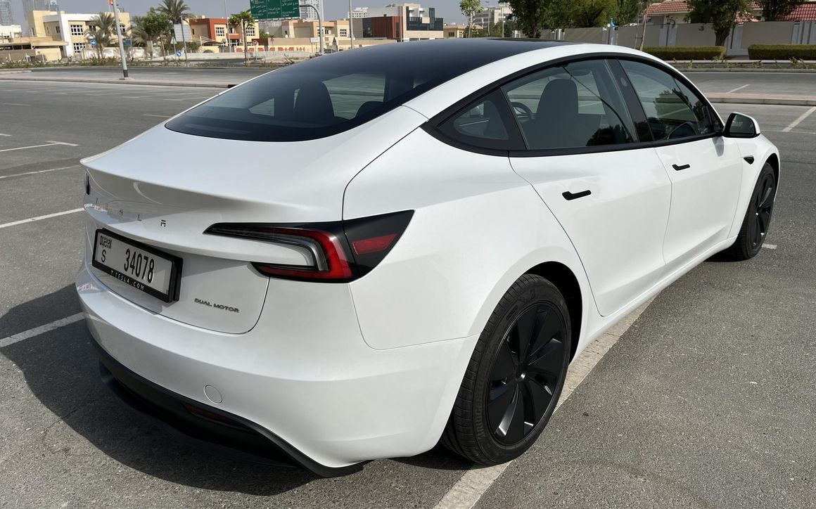 Tesla Model 3 - image 6