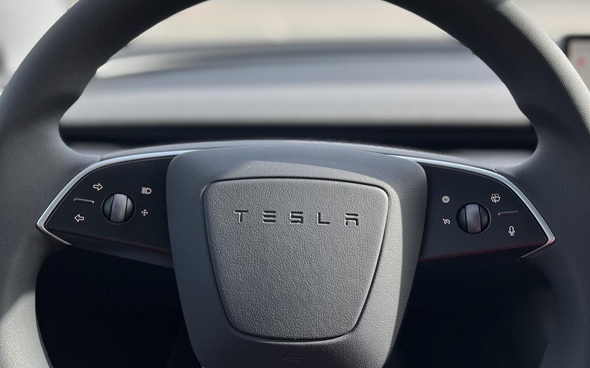 Tesla Model 3 - image 17