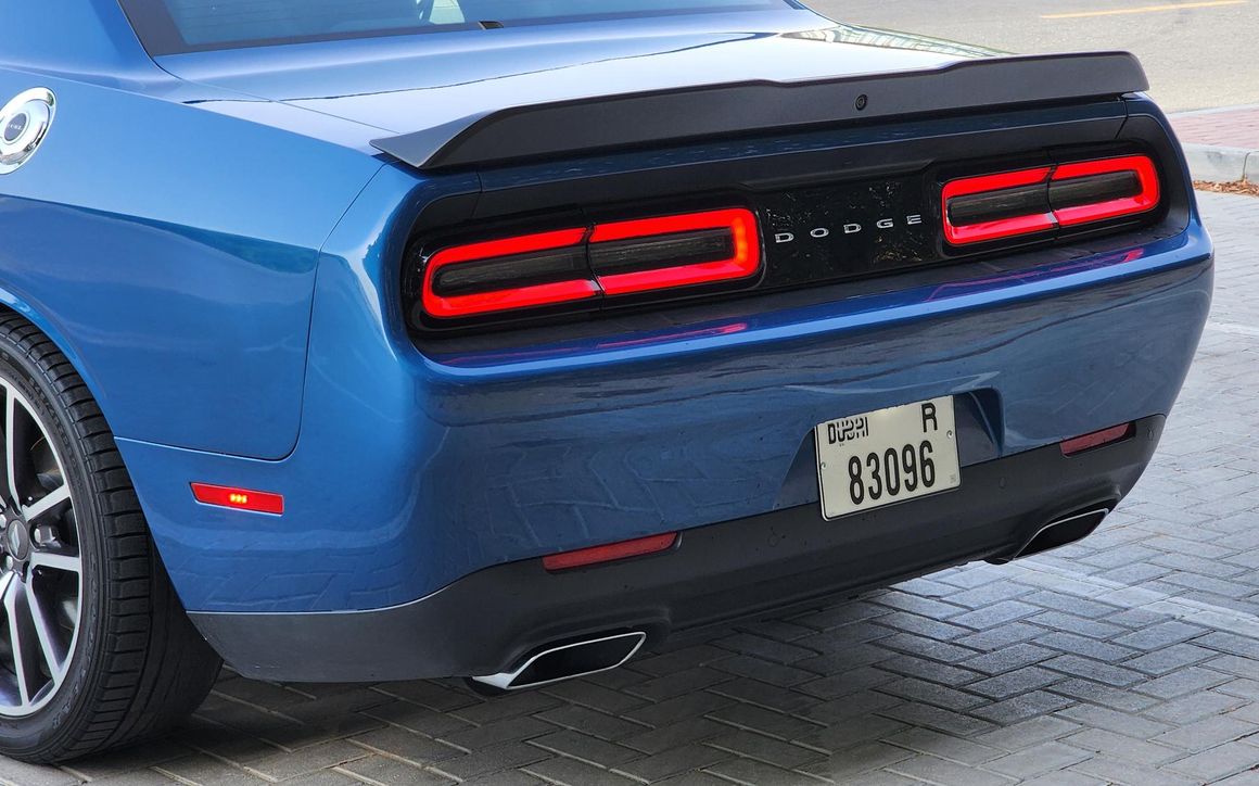 Dodge Challenger - image 6