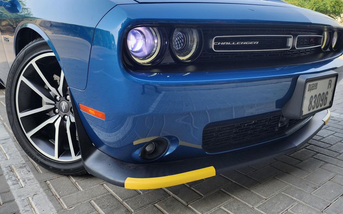 Dodge Challenger - image 5