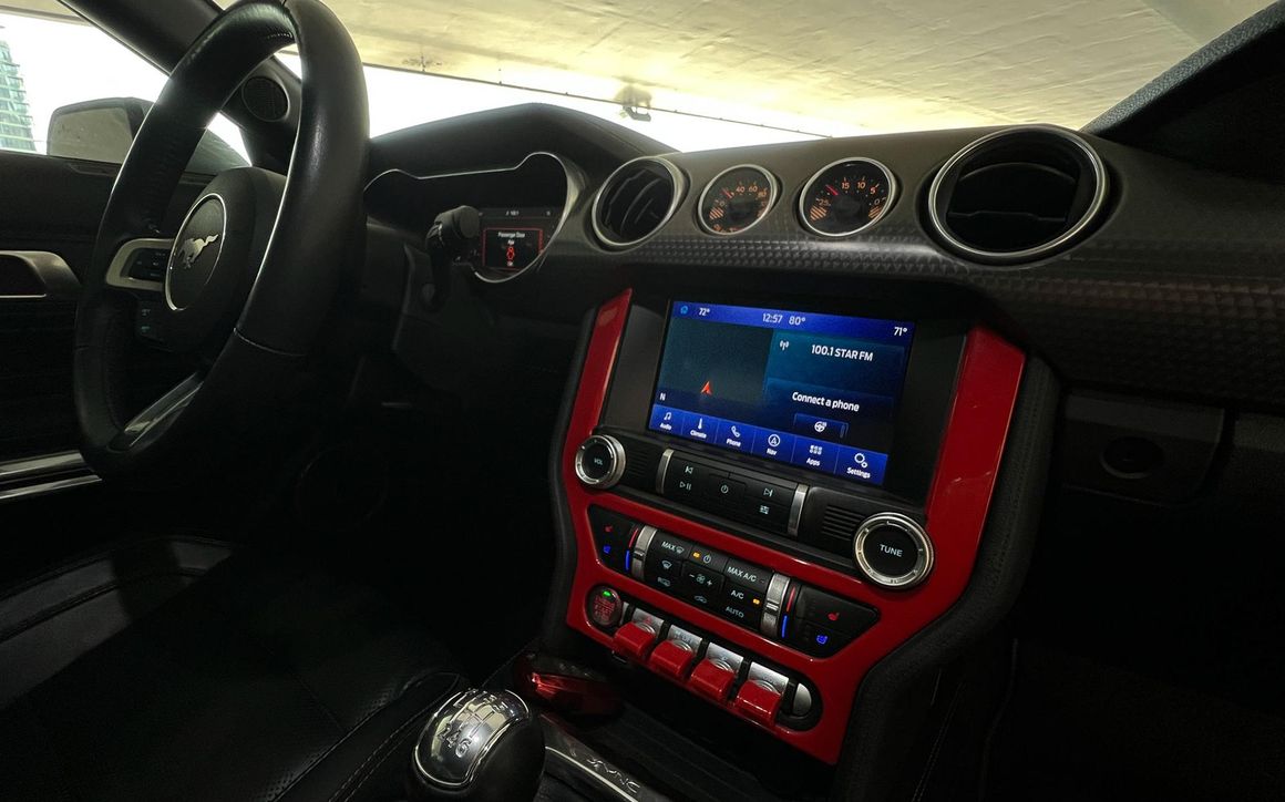 Ford Mustang - image 10