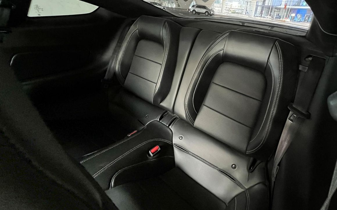 Ford Mustang - image 14