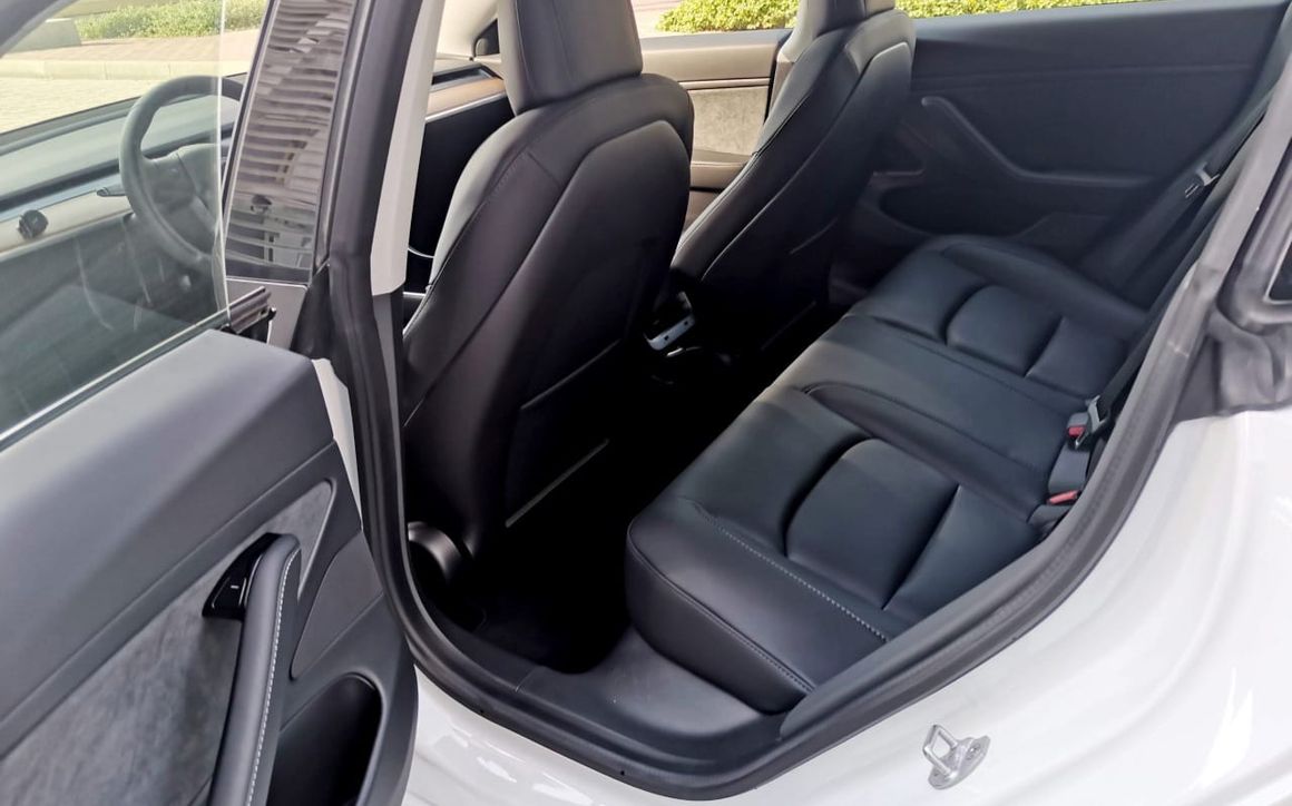 Tesla Model 3 - image 12