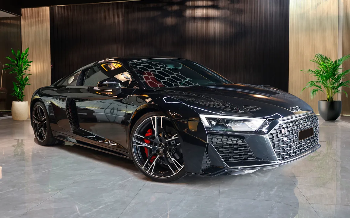 Audi Audi R8 - image 1