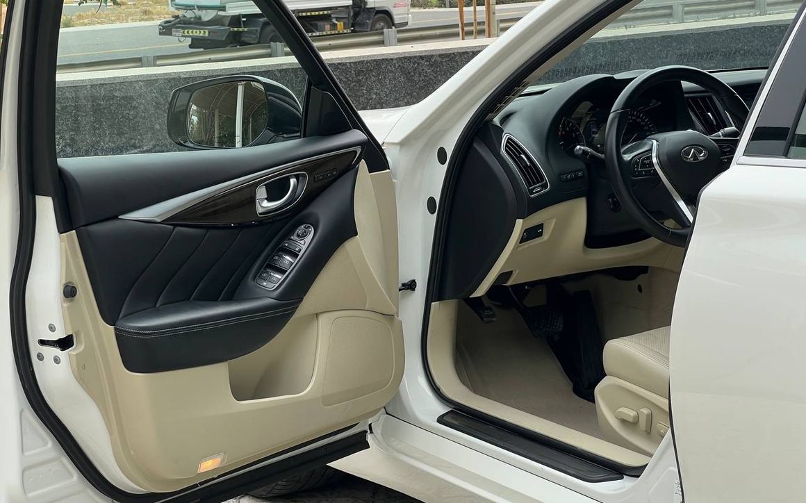 Infiniti Q50 - image 7