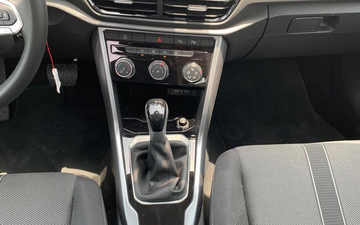VOLKSWAGEN T-ROC - image 13