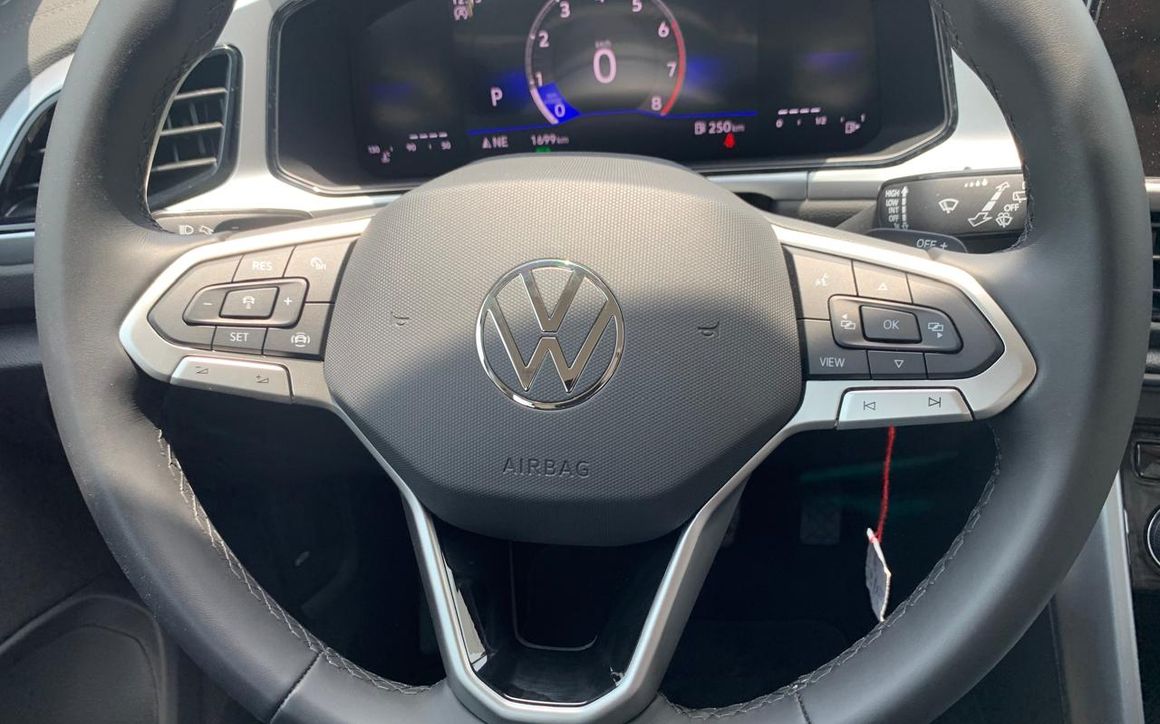 VOLKSWAGEN T-ROC - image 12