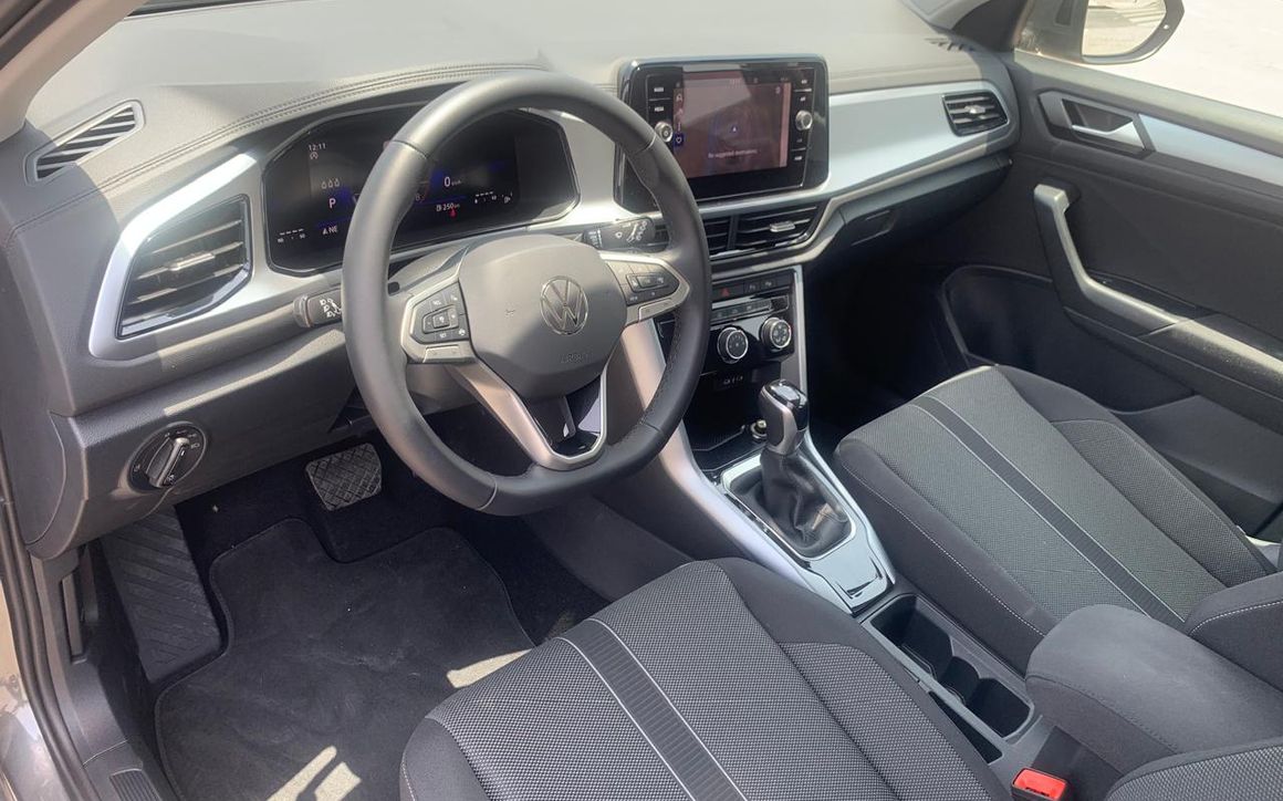 VOLKSWAGEN T-ROC - image 10