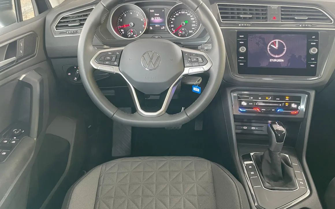 VOLKSWAGEN TIGUAN - image 7