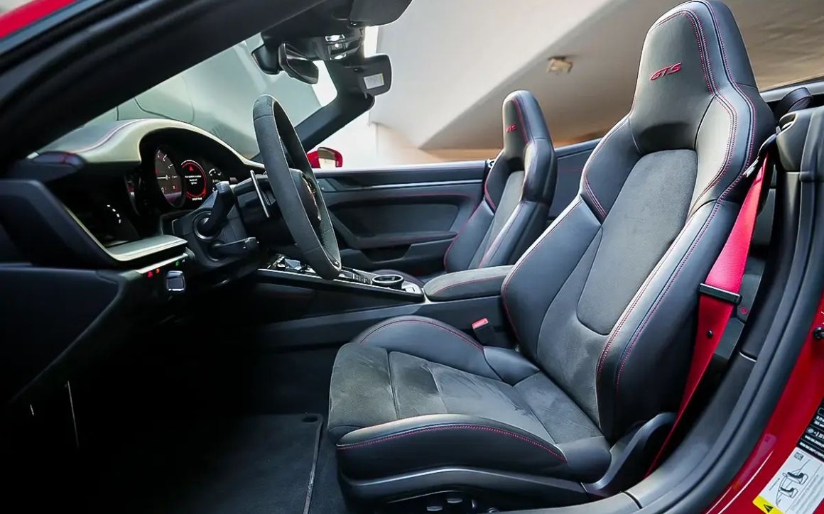 PORSCHE 911 CARRERA 4 GTS Conv - image 6