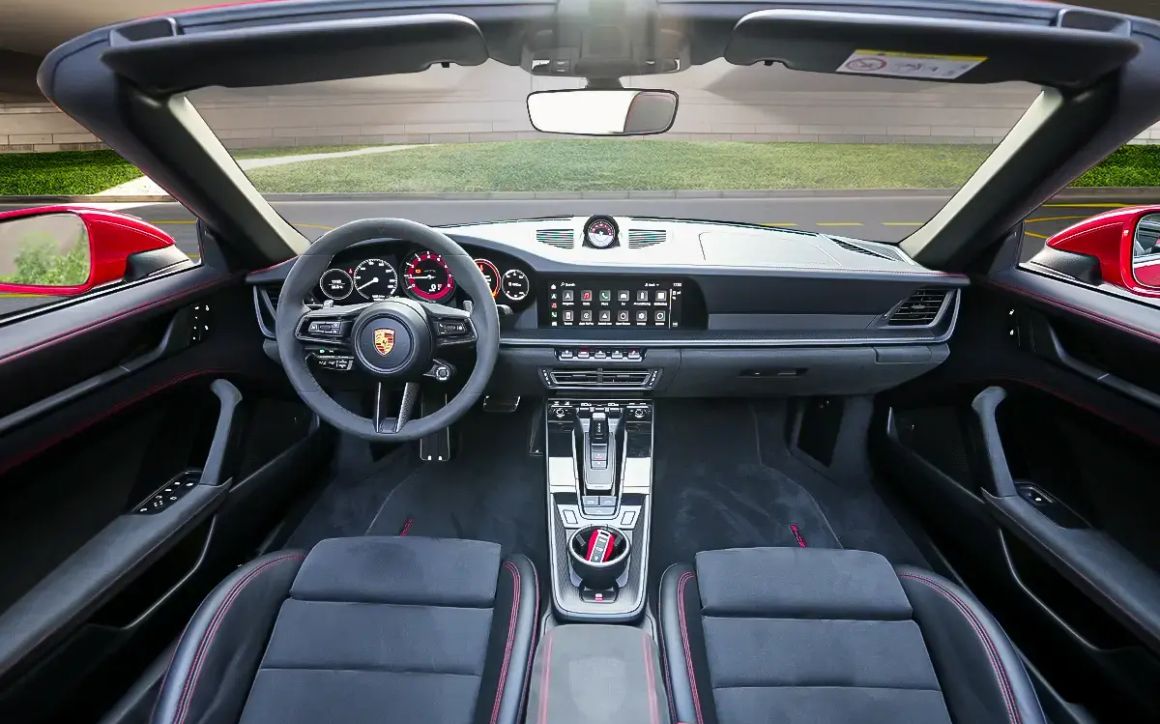 PORSCHE 911 CARRERA 4 GTS Conv - image 7