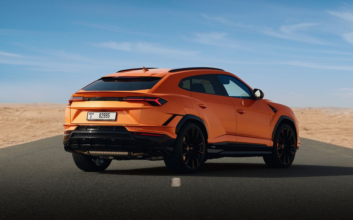 Lamborghini URUS S - image 6