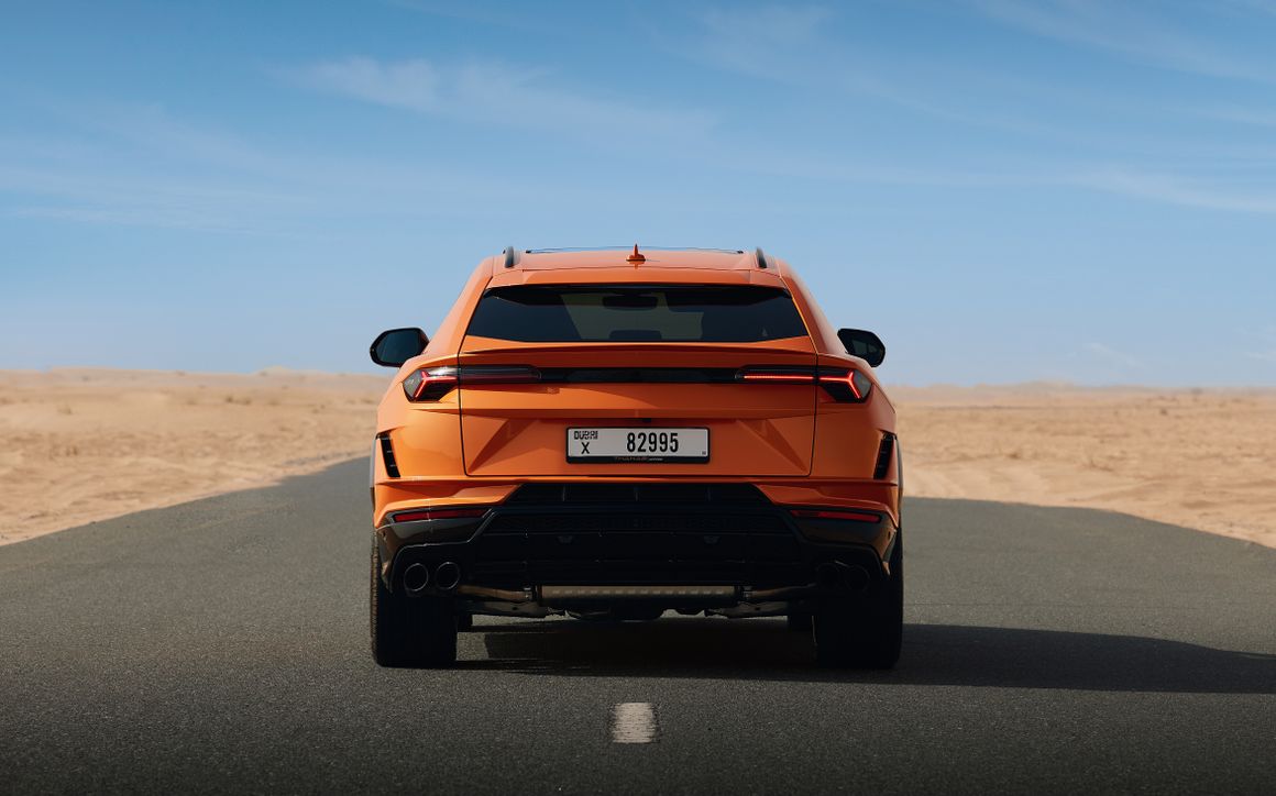Lamborghini URUS S - image 5