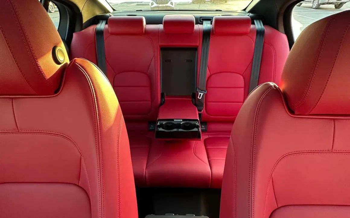 Jaguar XE - image 6